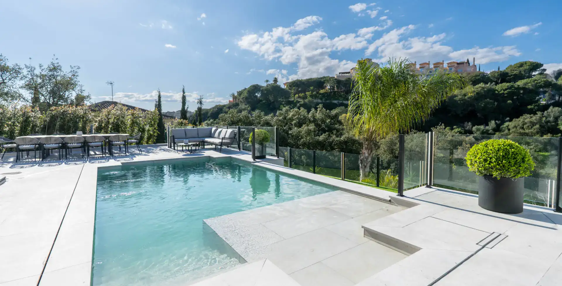 luxury-villas-marbella-6-bedroom-villa-elvi-pool