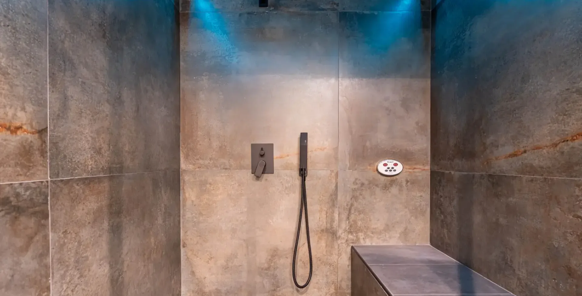 luxury-villas-marbella-6-bedroom-villa-elvi-modern shower